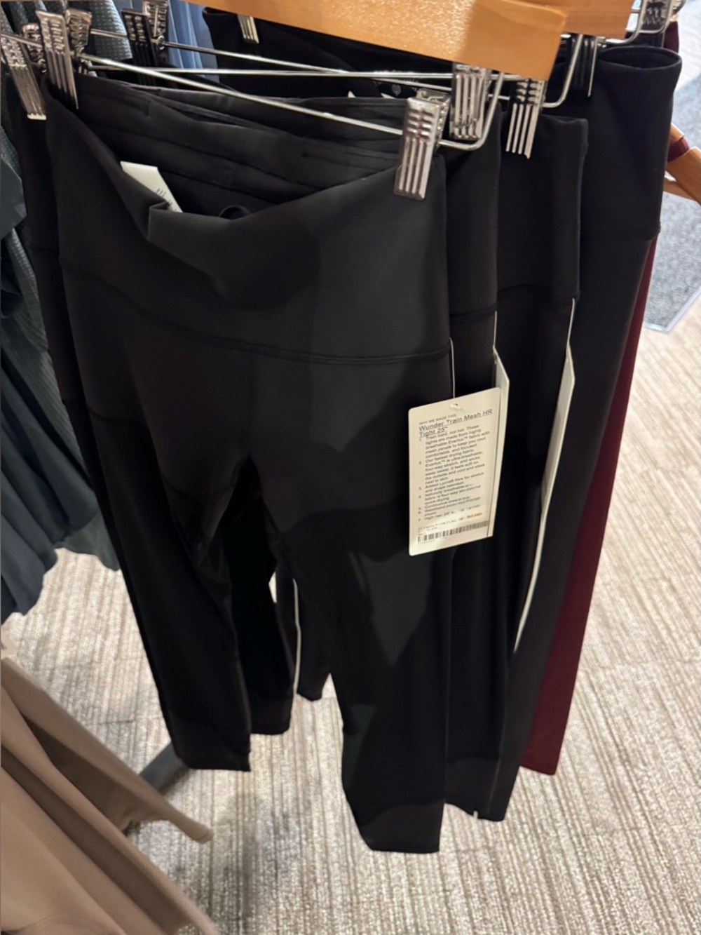 Brand new NWT Lululemon black wunder train mesh hr tight 25”, deep discount!
